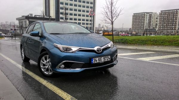 Toyota Auris 1.4 D-4D Premium Testi
