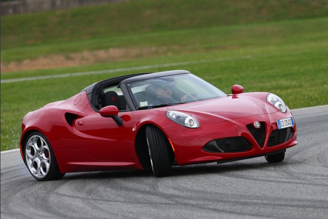 Alfa Romeo 4C Spider Türkiye’de!