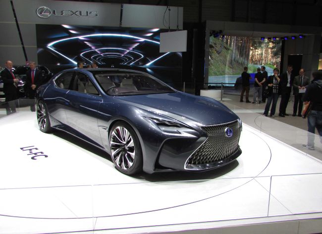 Lexus Cenevre’de Yeni Modeli LC 500h ve Yeni Konsepti LF-FC ile Büyüledi