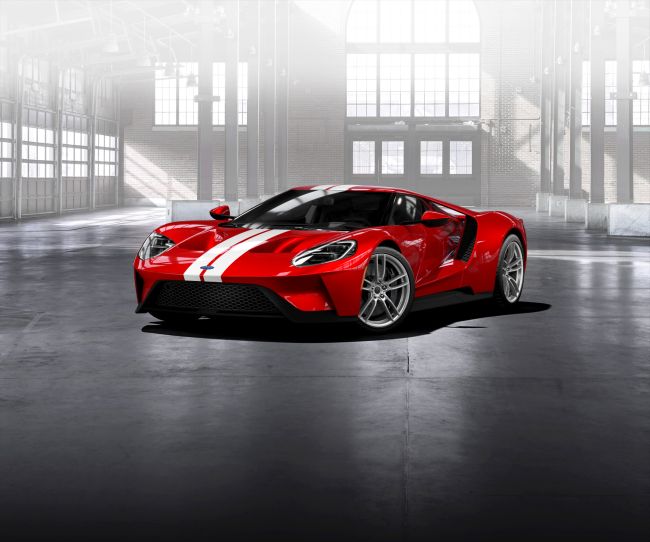 Ford tamamen yenilenen süper spor otomobili Ford GT için başvuruları FordGT.com’da almaya resmen başladı