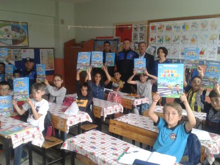 MEB, Renault ve TTKÖD’den 14 yılda 1,8 milyon öğrenciye ’güvenlik karnesi’