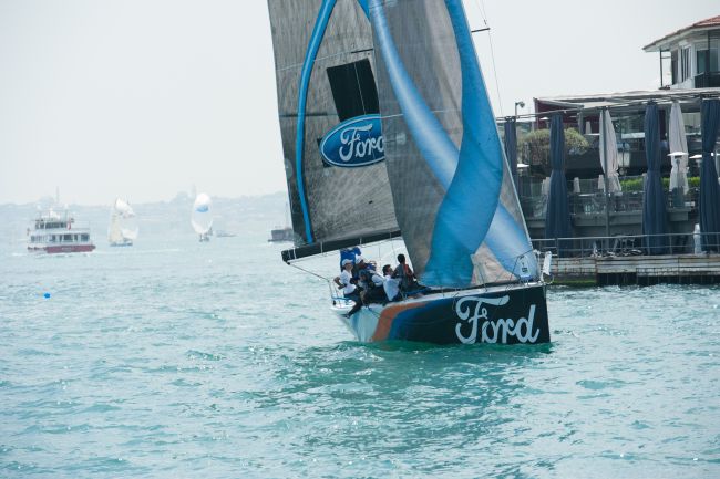Ford Otosan Yelken Ekibi Kadın Takımı Türkiye’nin ilk kurumsal kadın yelken kupasında yarışıyor
