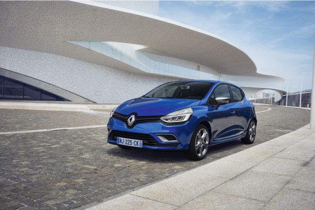 Yeni Clio GT-Line versiyonu, R.S. 200 EDC, R.S. Trophy, Renault Sport’un sahip olduğu bilgi ve deneyimi yansıtıyor