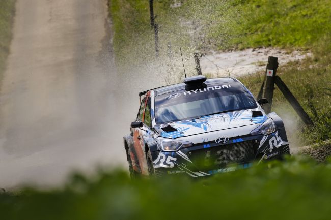 HYUNDAI i20 R5 MÜŞTERİLERİ DİREKSİYONA GEÇTİ