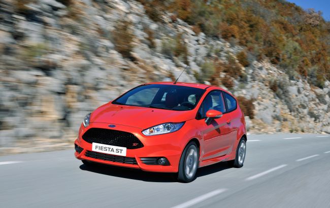 Performans, tasarım ve verimlilik:  Ford Focus ST ve Fiesta ST