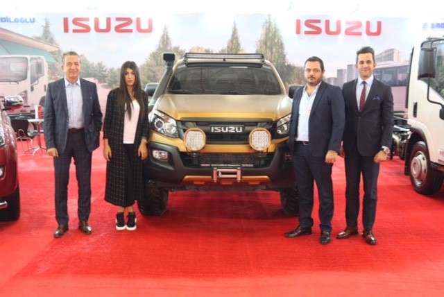 Isuzu D-Max İzmir Otoshow’da  Otomobiller Arasında Göz Doldurdu