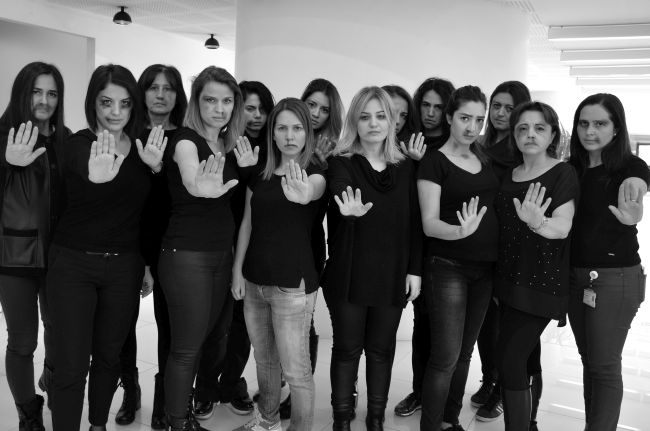 Toyota’nın Kadın Çalışanları “KADINA ŞİDDETİ”  Yüzlerine Yansıttı