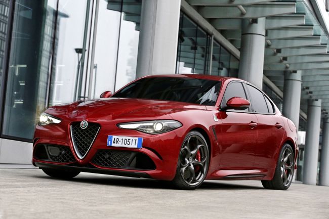 Alfa Romeo Giulia QV’ye Yılın Otomobili Ödülü!