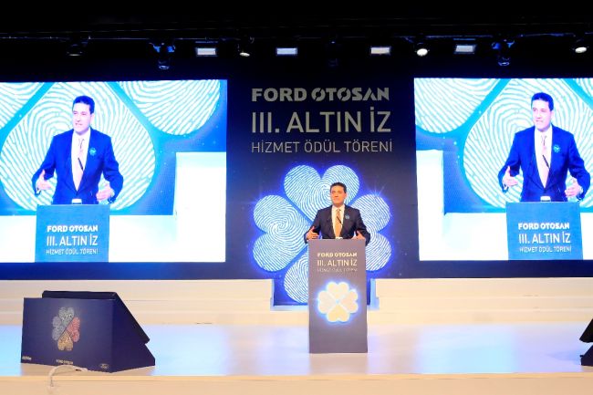 Ford Otosan çalışanlarına  Altın İz Hizmet Ödülleri takdim edildi