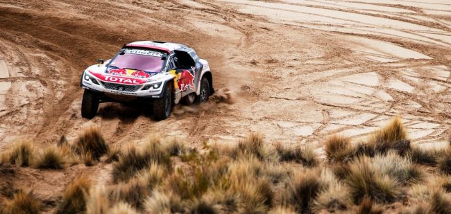 İlk üçte yer alan Peugeot, Dakar’da hız kesmiyor
