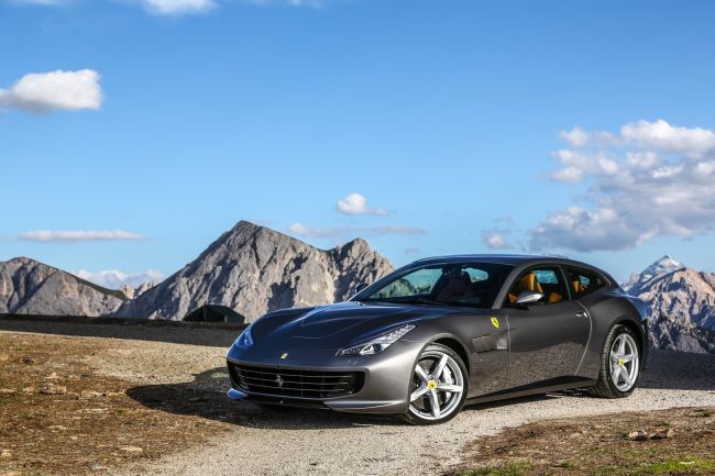 Ferrari GTC4Lusso’ya En Güzel Otomobil Ödülü!