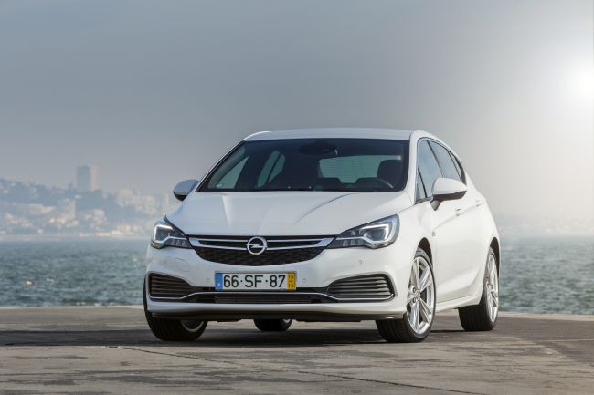 Opel Astra Hatchback’te Çarpıcı Yeni Seçenekler