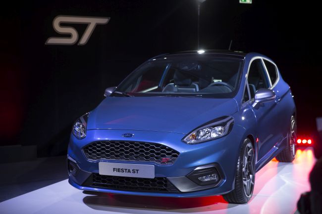 Cenevre’de tutkulu Ford Performance serisi ile sahne alan Ford, yeni Nesil Fiesta ST’yi görücüye çıkardı
