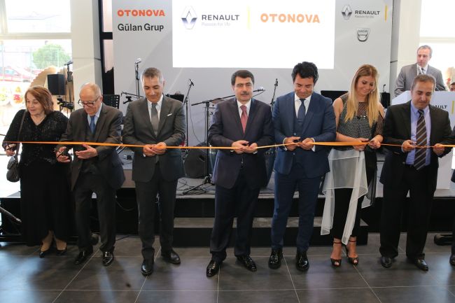 20 Bin Metrakarelik Otonova Renault Plaza Hizmete Girdi