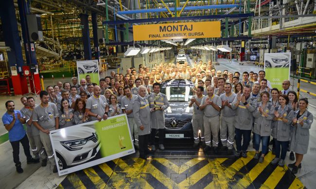 Bursa Oyak Renault Fabrikaları’nda, Türkiye’de ‘Yılın Otomobili’ Gurur Günü…