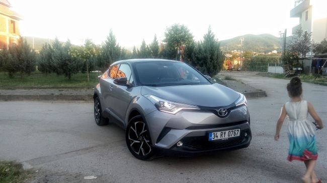 Yeni Toyota C-HR 1.2 Benzinli Testi