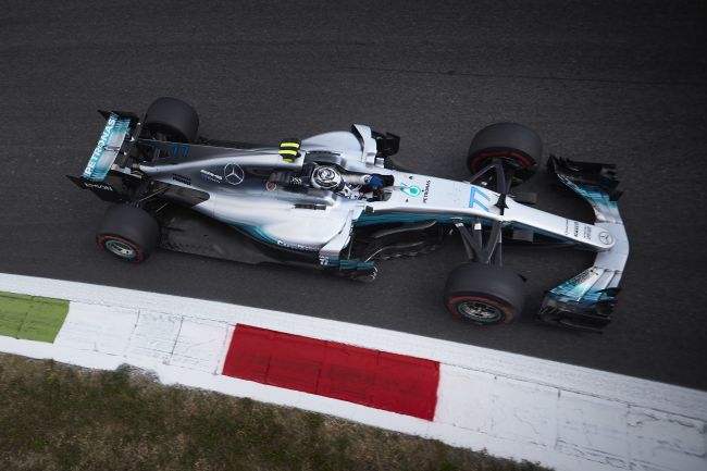Mercedes AMG Petronas ve Hamilton Singapur’da da yerlerini korumak istiyor