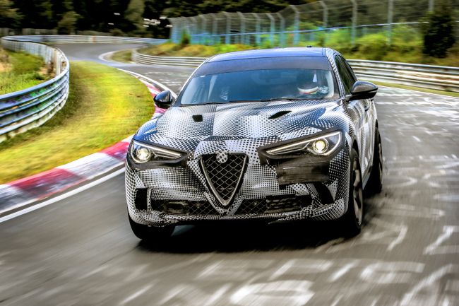 Dünyanın En Hızlı SUV’u: Stelvio Quadrifoglio!
