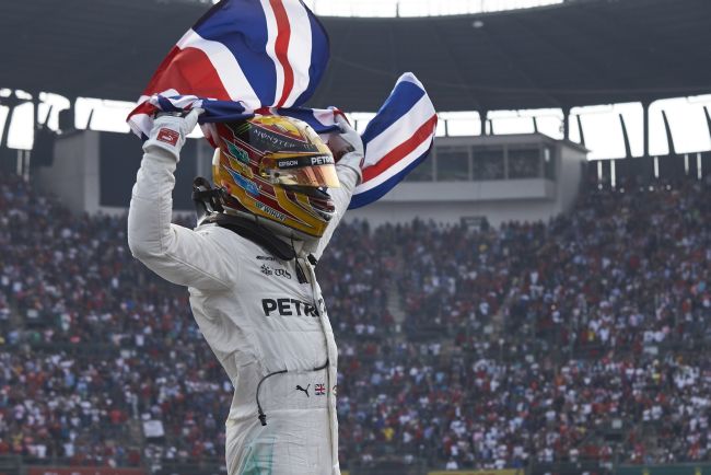 Mercedes AMG Petronas’tan sonra Hamilton da Dünya Şampiyonu oldu