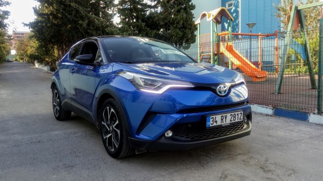 Yeni Toyota C-HR 1.8 Hybrid Diamond Testi