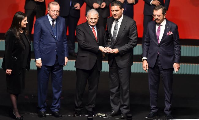 Otomotivin istihdam lideri Ford Otosan’a “İstihdam Seferberliği Ödülü”