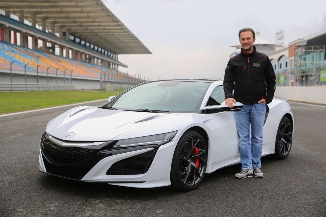 Honda’nın en hızlısı NSX’in  Türkiye’deki ilk teslimatı yapıldı