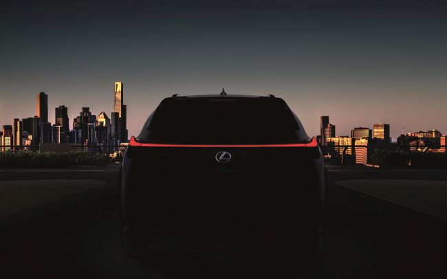 Lexus Cenevre’de Yeni UX Crossover Modelini Sergileyecek