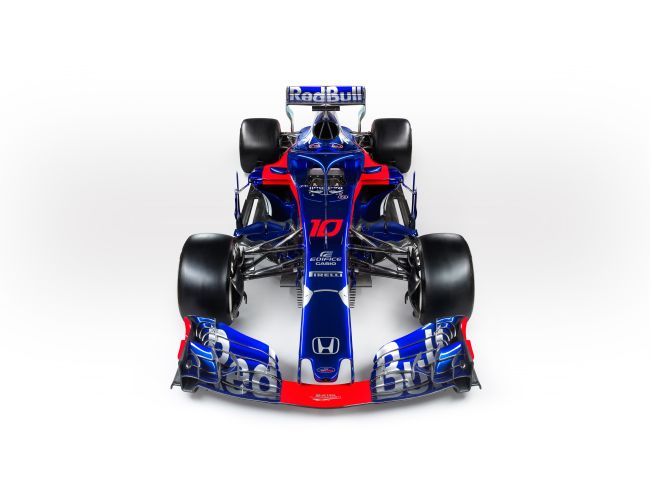 Honda’nın Formula 1’deki yeni temsilcisi  Red Bull Toro Rosso Honda STR13 tanıtıldı