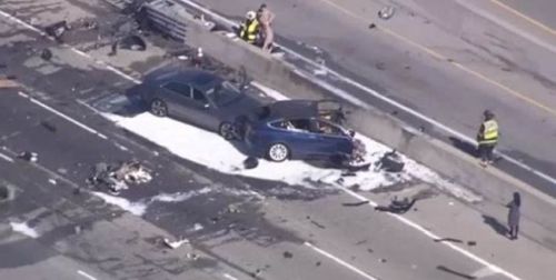 Tesla’nın Sürücüsüz SUV Aracı Model X Kaza Yaptı