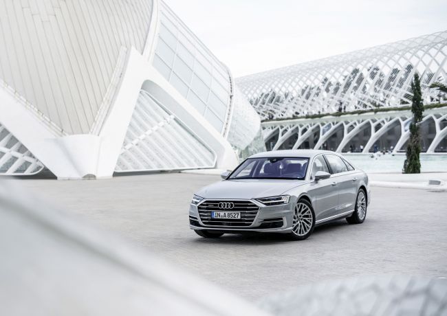 “Dünyada Yılın Lüks Otomobili”: Yeni Audi A8 