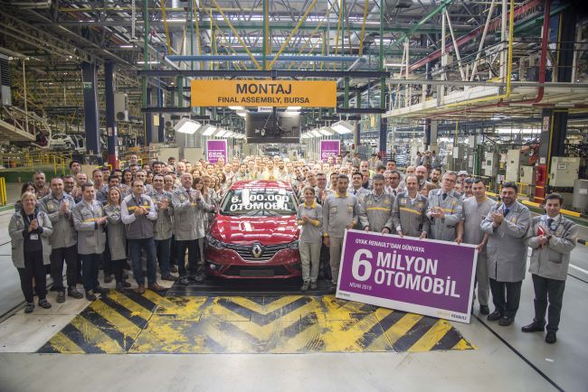 Oyak Renault, 6 milyonuncu otomobilini banttan indirdi