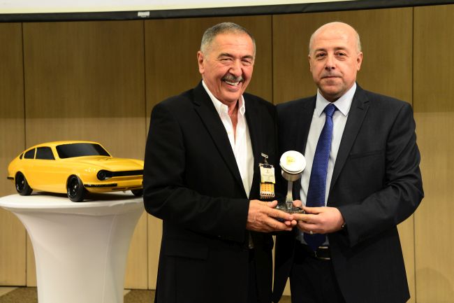 Otomotivin duayeni Dr. Ekber Onuk Oyak Renault’da