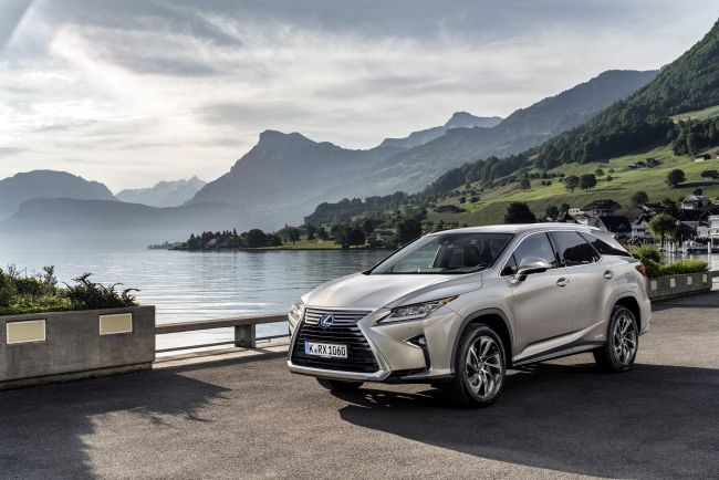 Lexus 7 Kişilik RX L Modelini Türkiye’de Satışa Sundu