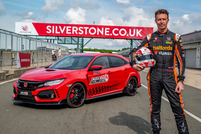 Honda Civic Type-R  3’üncü rekorunu Silverstone’da kırdı