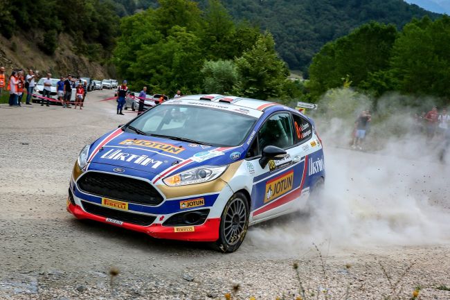 Ford Motorsport Türkiye Yeşil Bursa Rallisi’nde liderliği devam ettirdi!