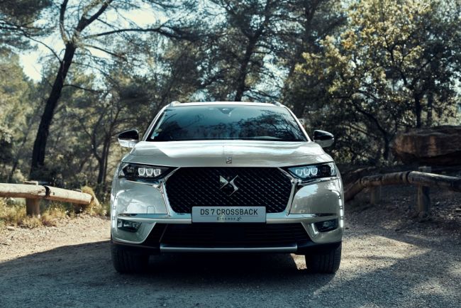 DS 7 Crossback E-Tense 4×4: DS’in Yüksek Performanslı Hibrit Modeli