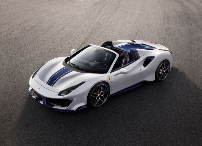 720 HP’lik Ferrari 488 Pista Spider Tanıtıldı!
