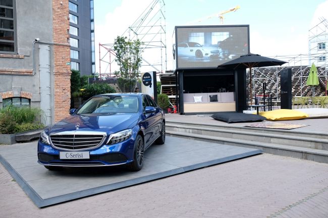 Mercedes-Benz Pop-Up Store, “She’s Mercedes” konseptiyle İstanbul’u dolaşmaya devam ediyor