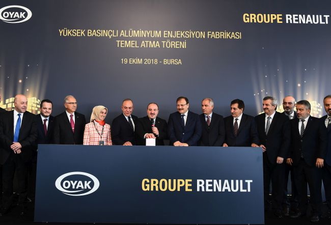Oyak Renault yeni yatırımın temelini Sanayi ve Teknoloji Bakanı’nın katılımıyla attı