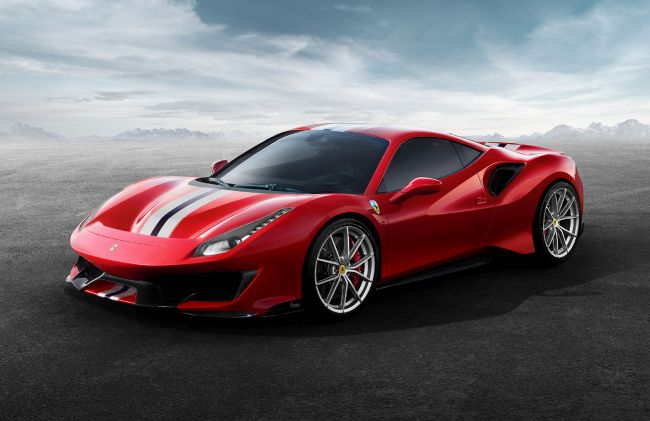 “Yılın Süper Otomobili” Ferrari 488 Pista!