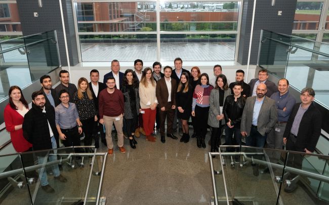 Mercedes-Benz Türk “Tersine Mentorluk Programı” nı hayata geçirdi