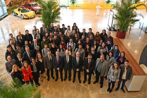 Oyak Renault, teknolojisi ile gençlere yol gösterecek