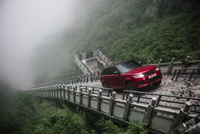 İmkansızın Ötesine Geçmek İsteyenlere Range Rover Sport PHEV