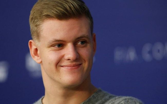 Mick Schumacher, Bahreyn ve Barselona’da Alfa Romeo Racing’le Testlere Katılıyor!
