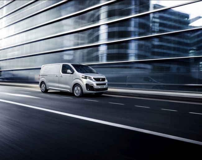 Yeni Peugeot Expert, “Euro 6D-Temp” motorları ve yeni versiyonlarıyla göz dolduruyor