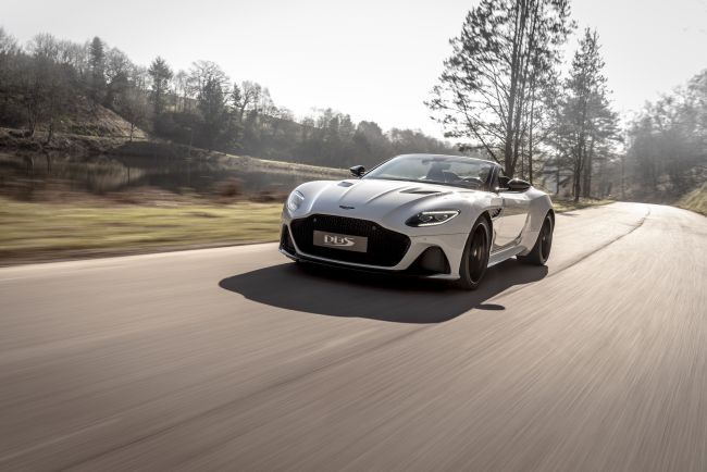 Dbs Superleggera Volente Üstünü Açtı