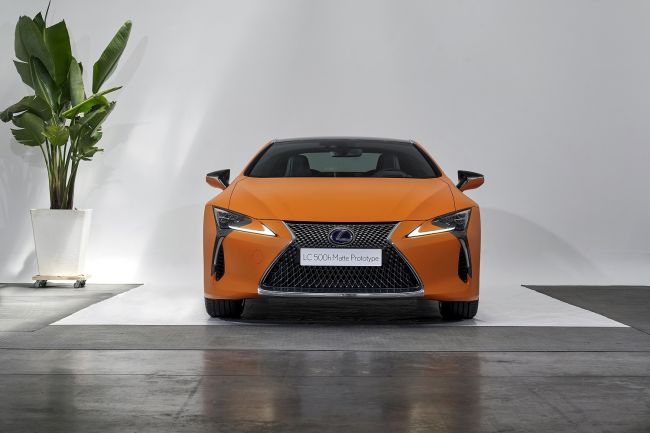 Lexus LC 500h Mat Prototipini İlk Kez Barselona’da Sergiledi