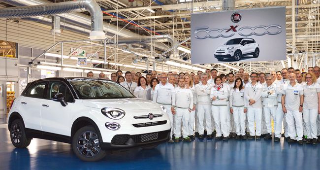500 Bininci Fiat 500X SUV Banttan İndi!