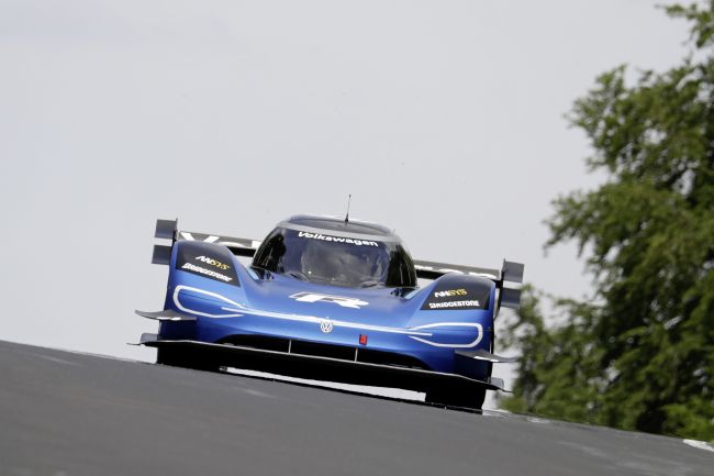 Volkswagen ID.R Nürburgring’de rekora imza attı