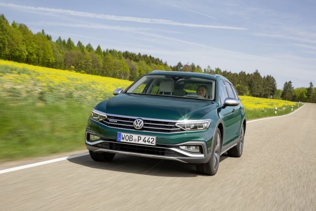 Volkswagen’in Amiral Gemisi Passat yenilendi